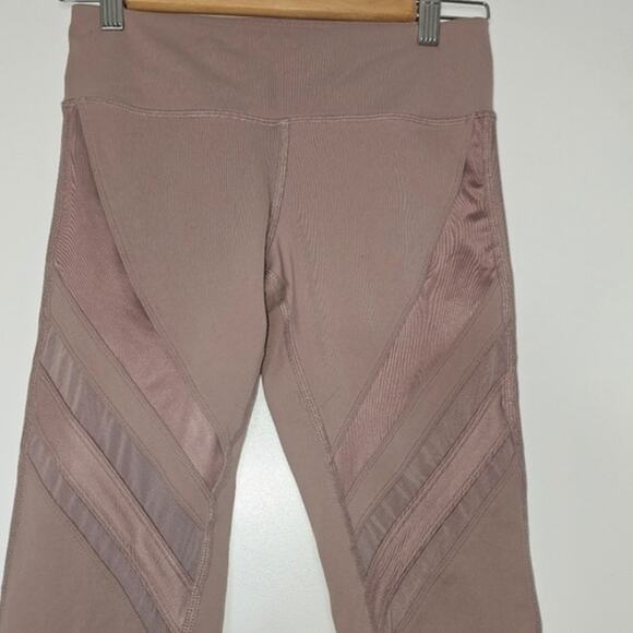 Alo Yoga high waisted Epic leggings size XSmall - Picture 5 of 10